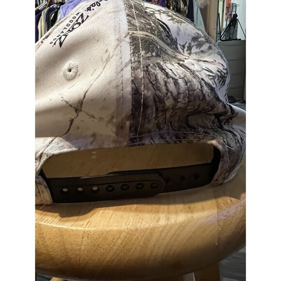 Cabela's Snow Camo Tundra Snapback Trucker Hat Cap Adjustable - Picture 3 of 7